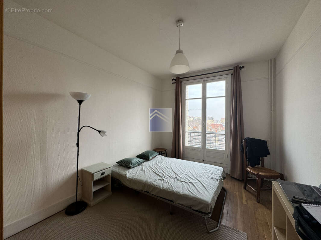 Appartement à COURBEVOIE