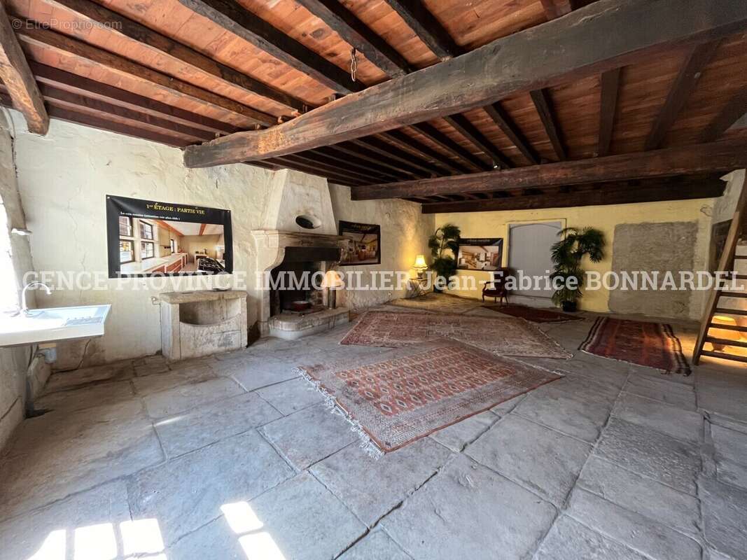 Maison à TAULIGNAN