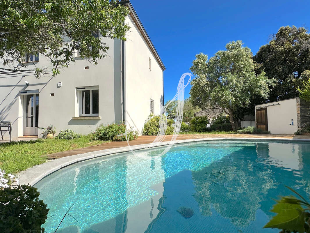 Maison à COURNONSEC