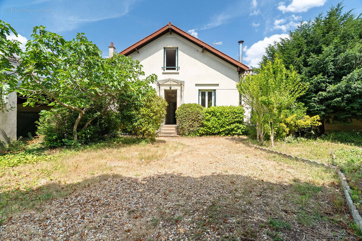 Maison à NANTERRE