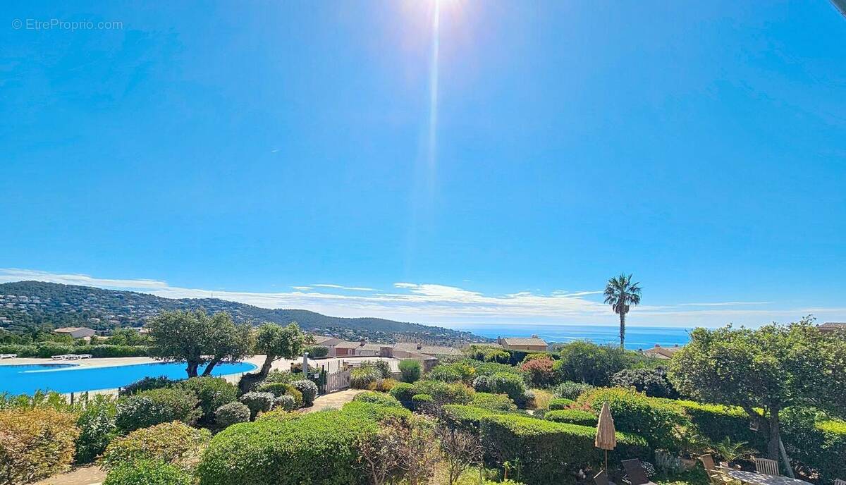Photo 1 - Appartement à ROQUEBRUNE-SUR-ARGENS