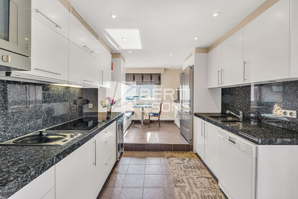 Appartement à MANDELIEU-LA-NAPOULE