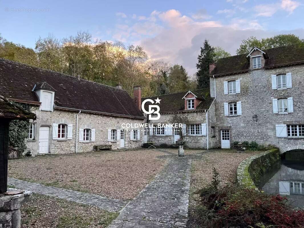 Maison à FERRIERES-EN-GATINAIS