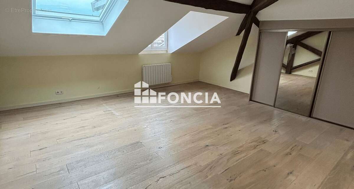 Appartement à FROGES