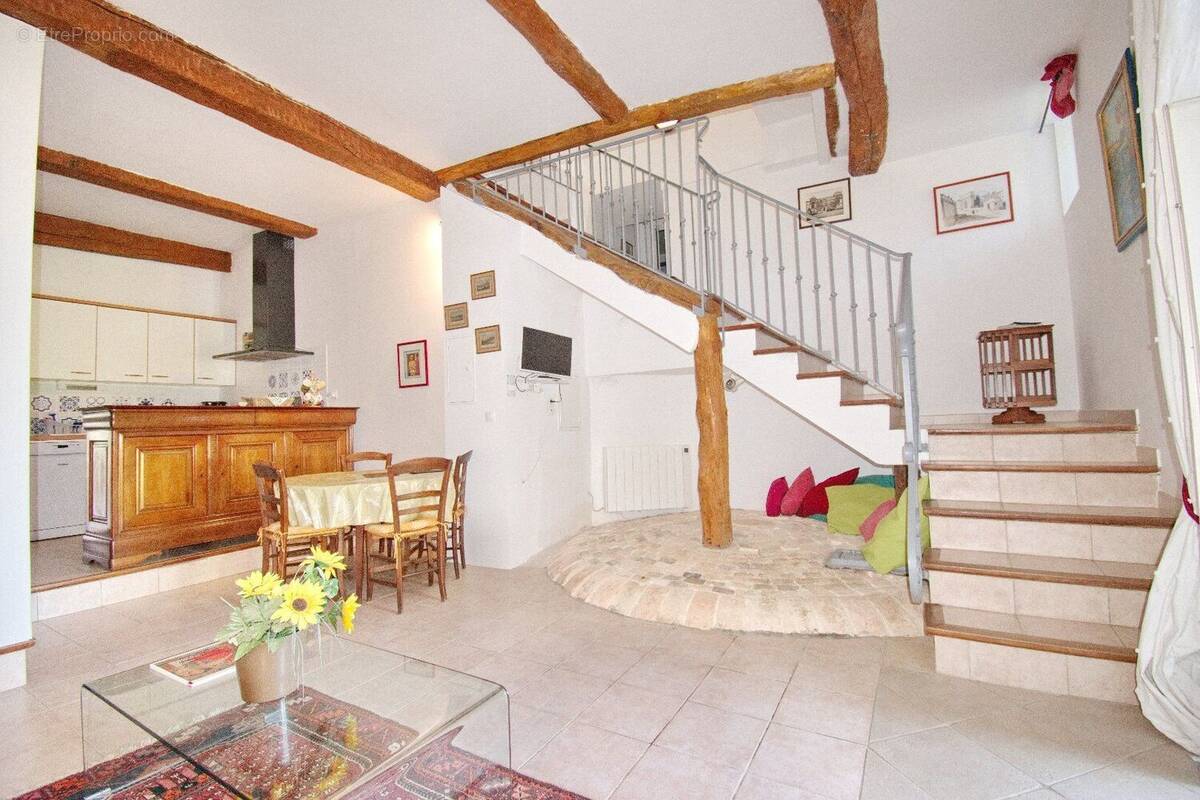 Photo 1 - Appartement à ALIGNAN-DU-VENT