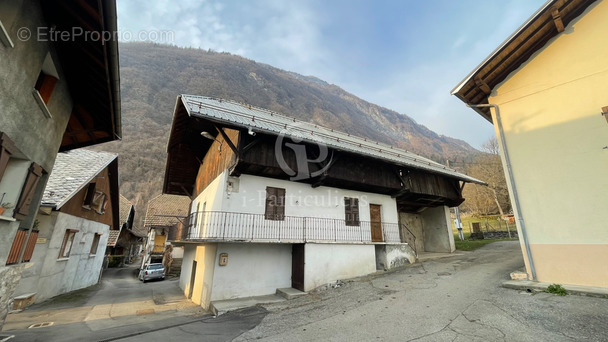 Maison à UGINE