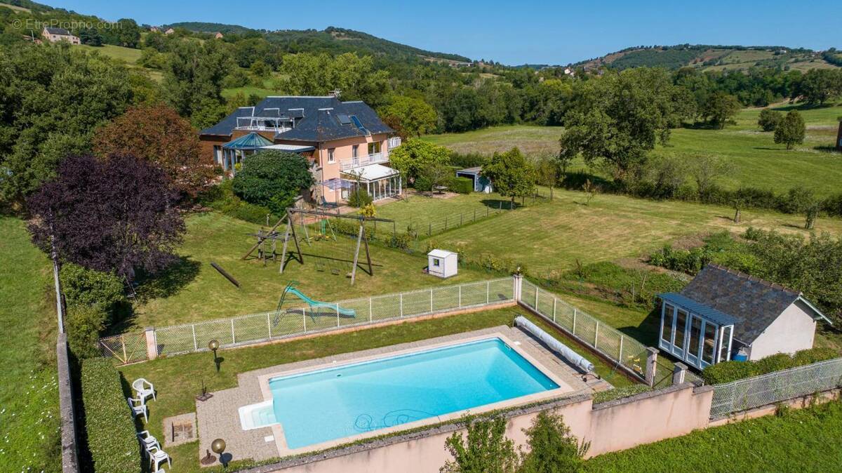 Maison à SAINT-CHRISTOPHE-VALLON