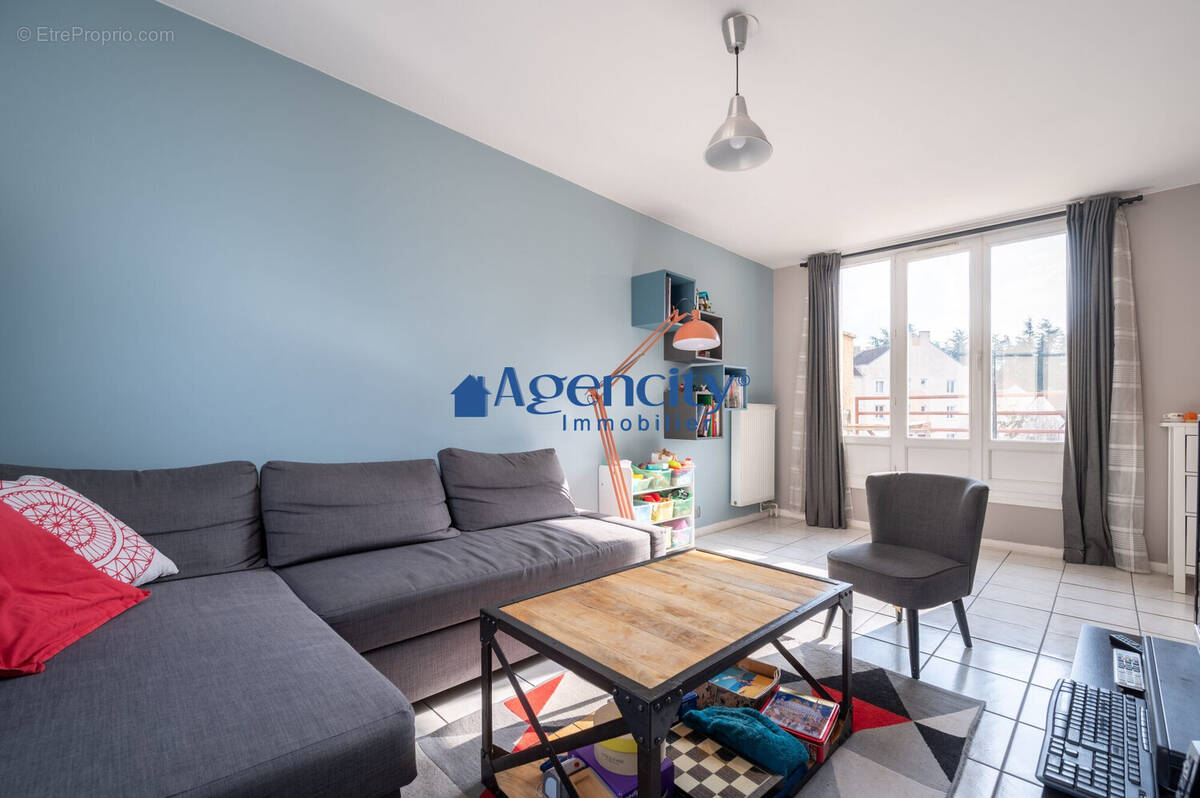 Appartement à LOGNES