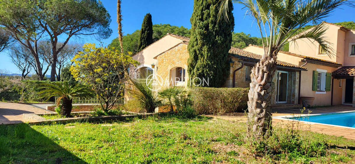 Maison à PUGET-SUR-ARGENS