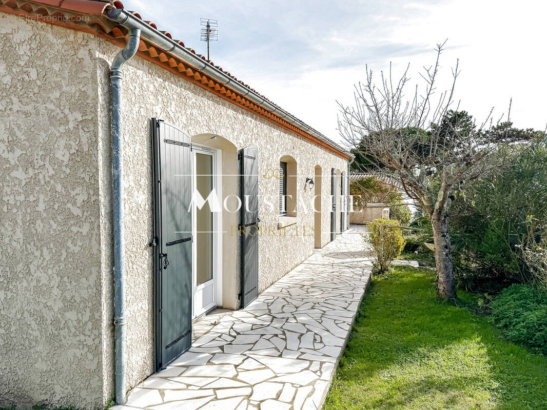 Maison à VAUX-SUR-MER