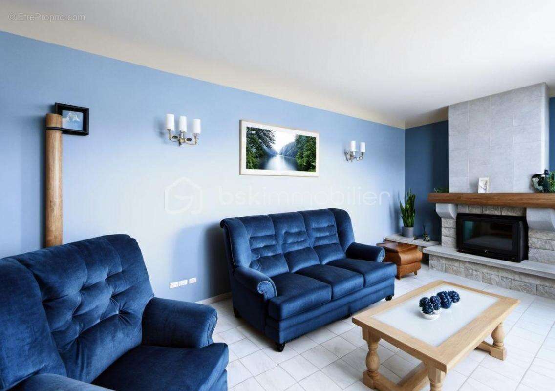 Maison à PEZILLA-LA-RIVIERE