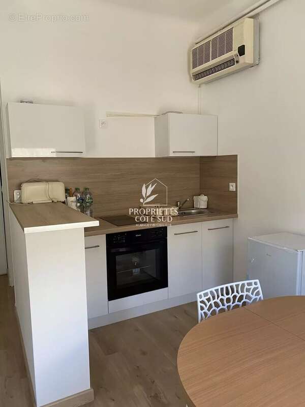 Appartement à LAUDUN-L&#039;ARDOISE