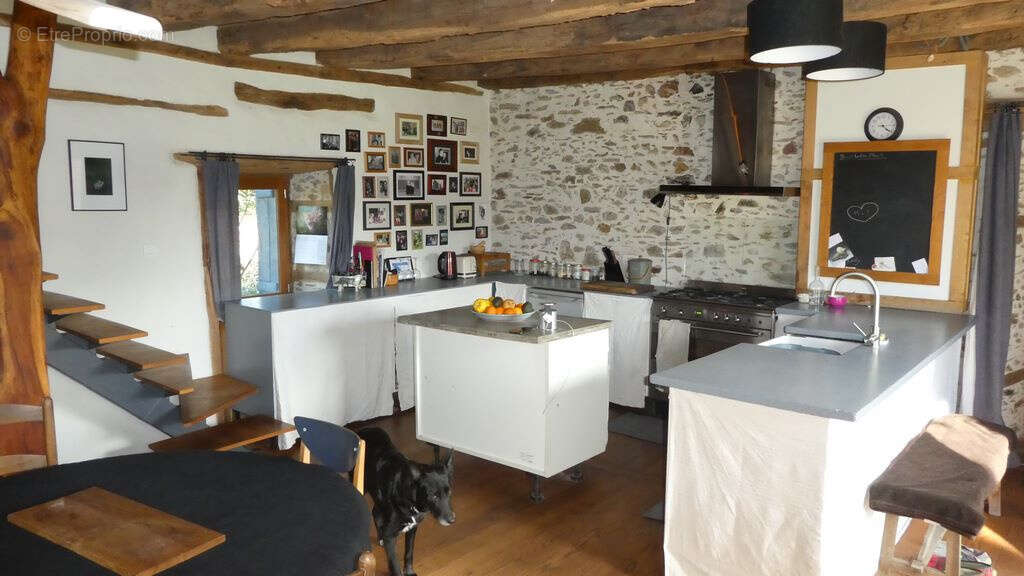 Maison à SAINT-BONNET-BRIANCE