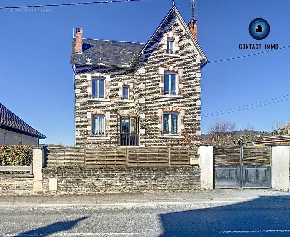 Maison à ALLASSAC