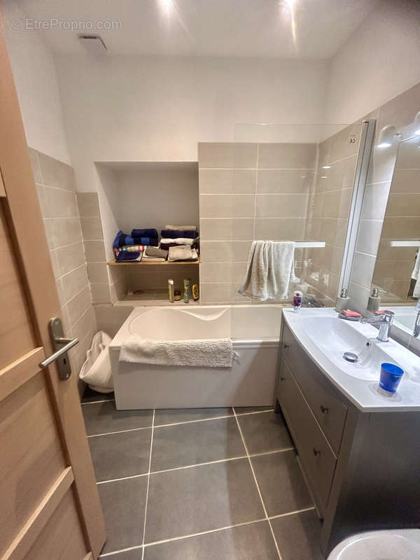 Appartement à SAINT-FELIX-DE-LODEZ