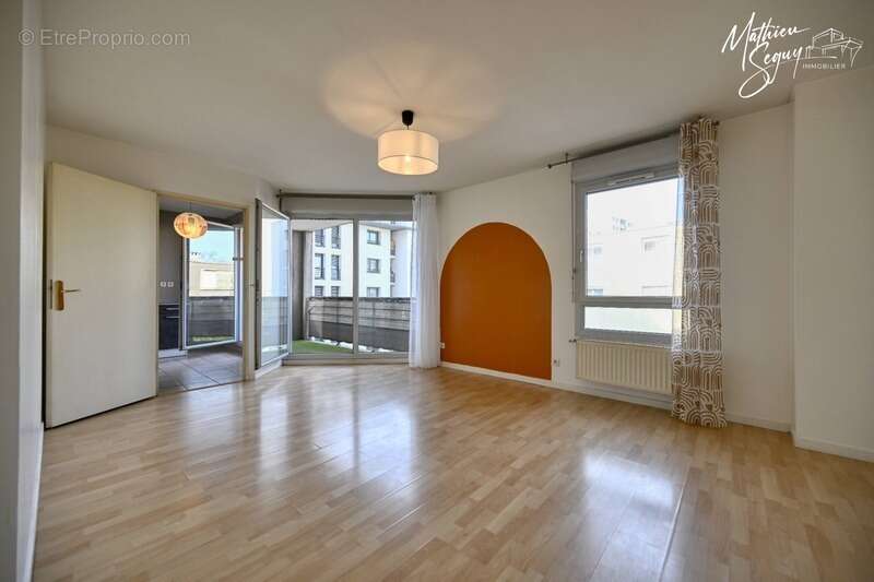 Appartement à LYON-8E
