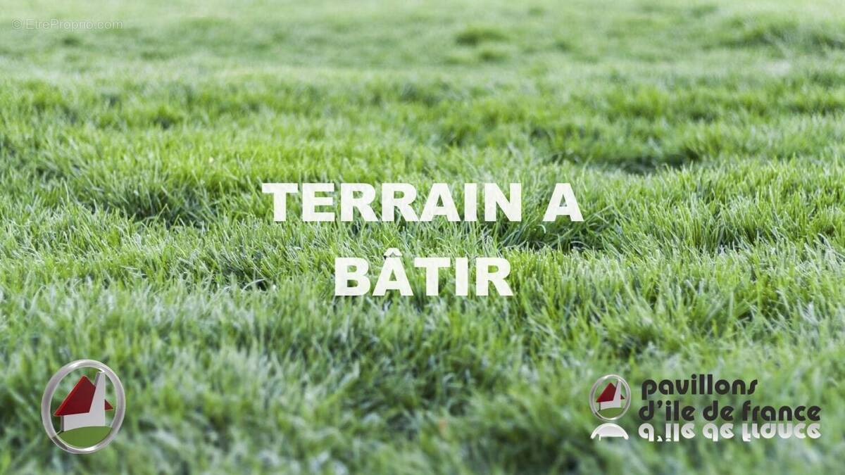 Terrain à AMBLAINVILLE