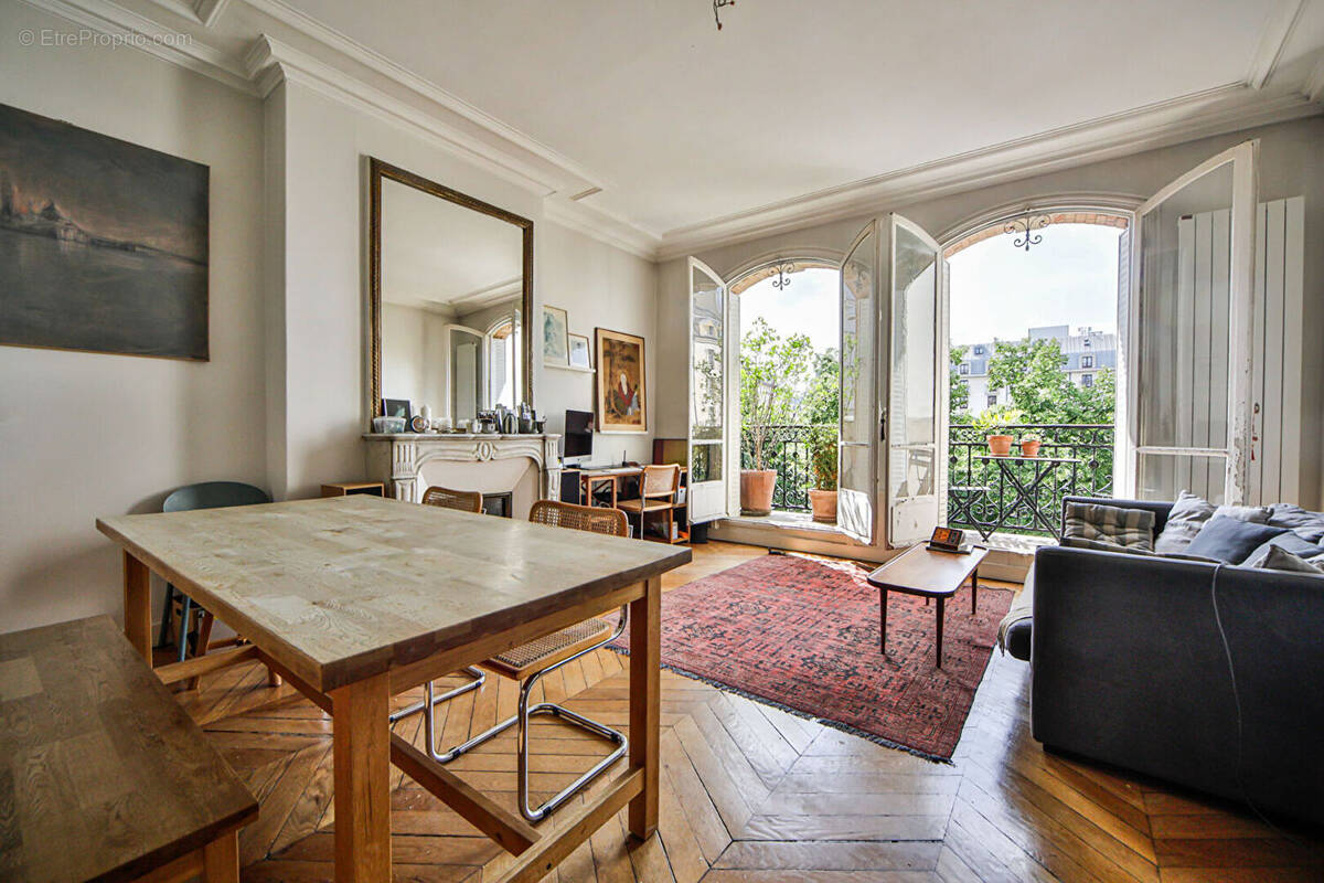 Appartement à PARIS-1E