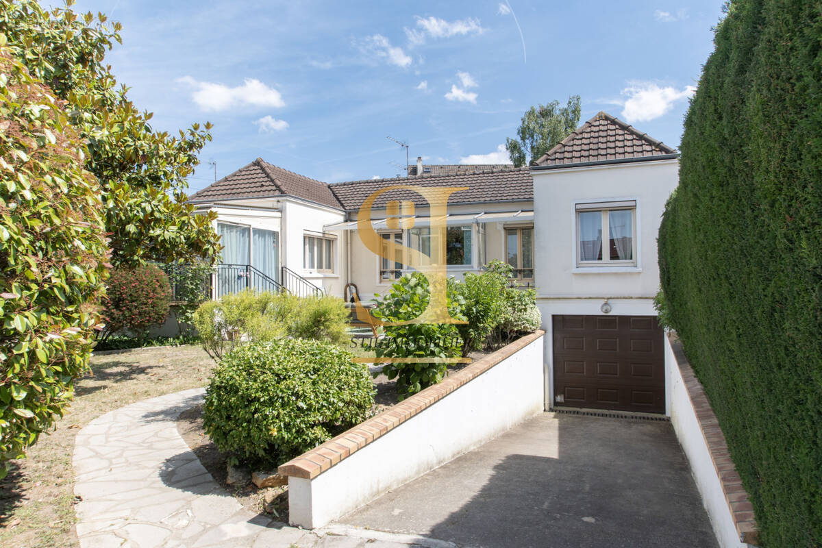 Maison à VIGNEUX-SUR-SEINE