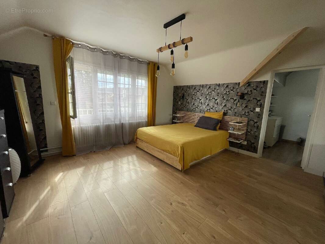 Maison à MILLY-LA-FORET