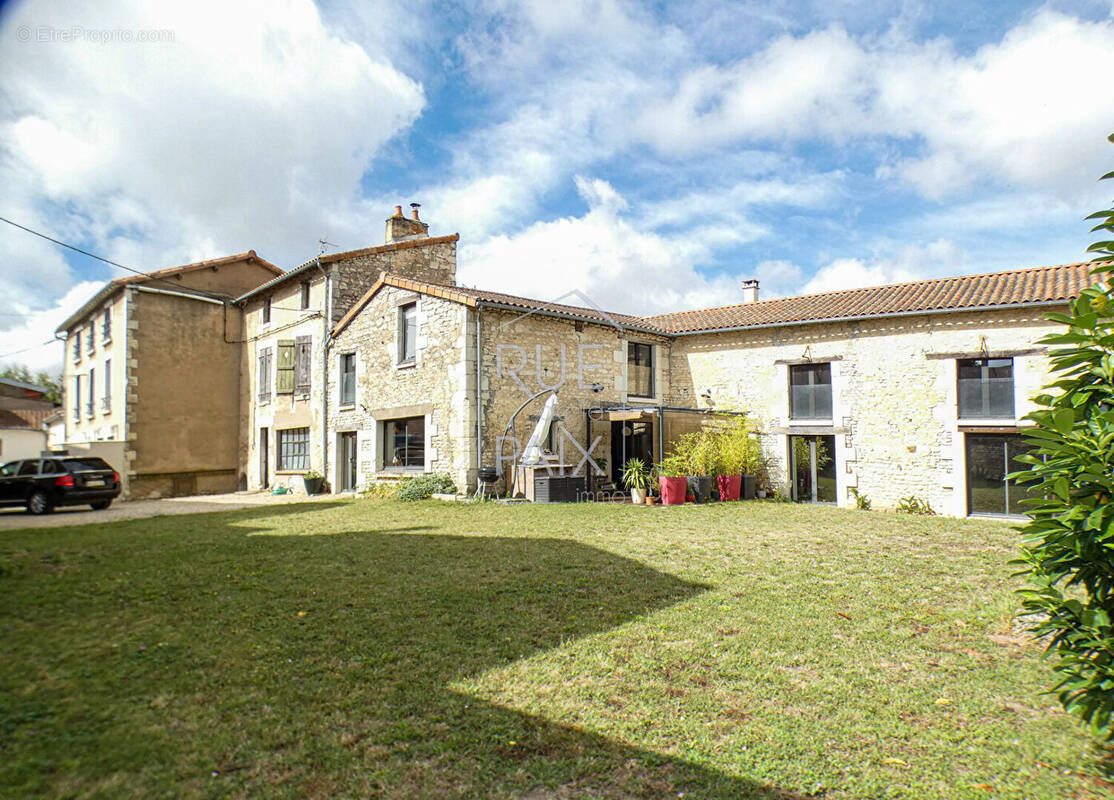Maison à MIREBEAU