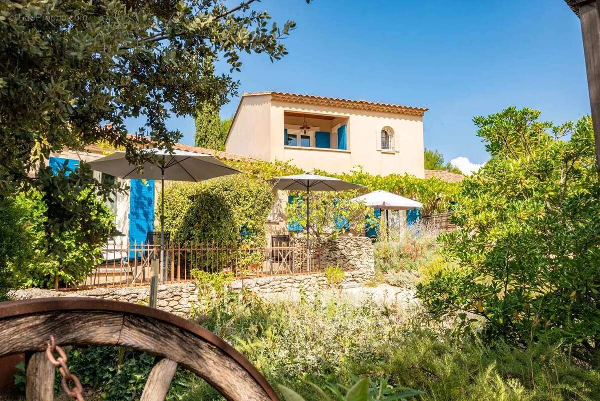 Maison à LACOSTE
