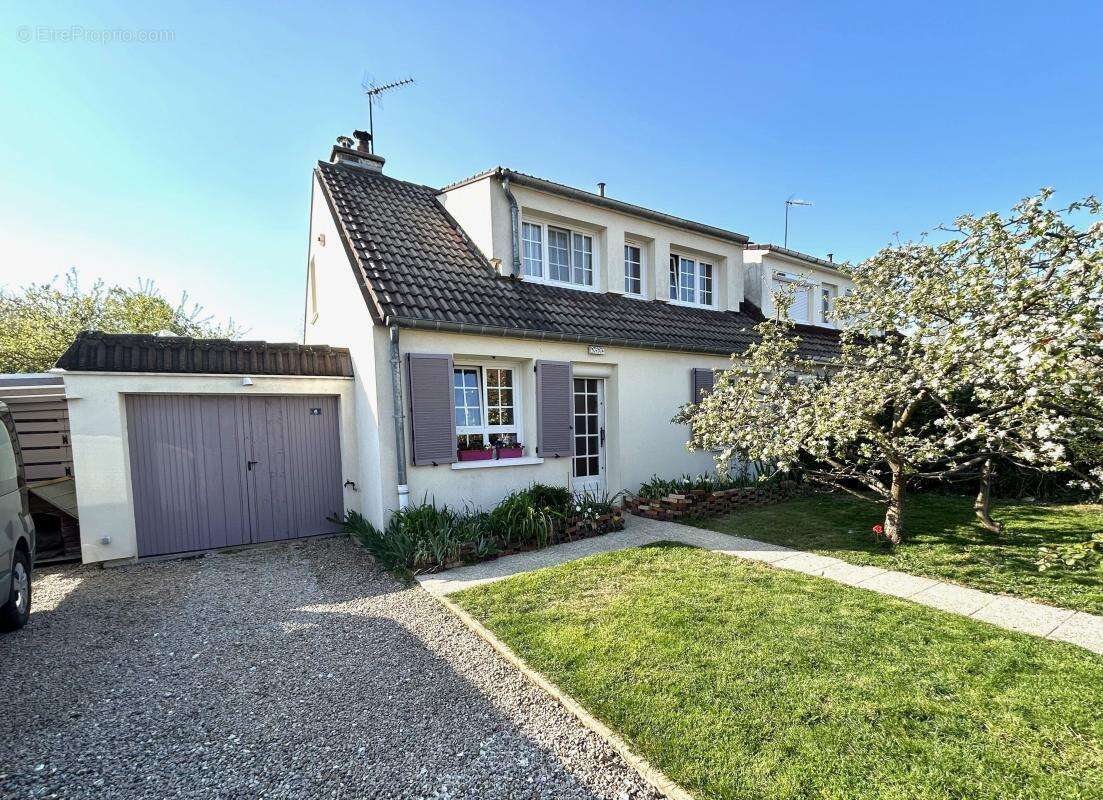 Maison à BEAUVAIS