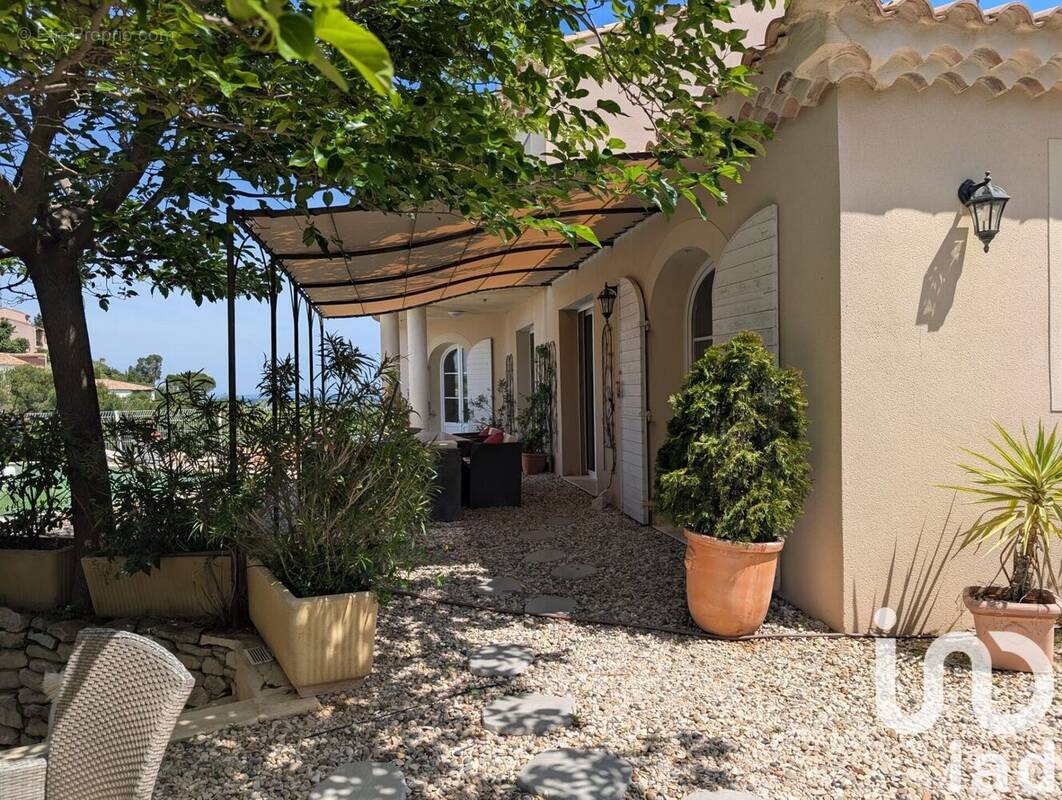 Photo 1 - Maison à VILLENEUVE-LES-AVIGNON