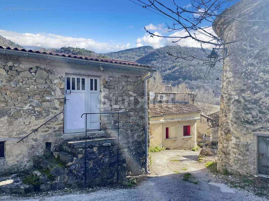 Maison à DIEULEFIT
