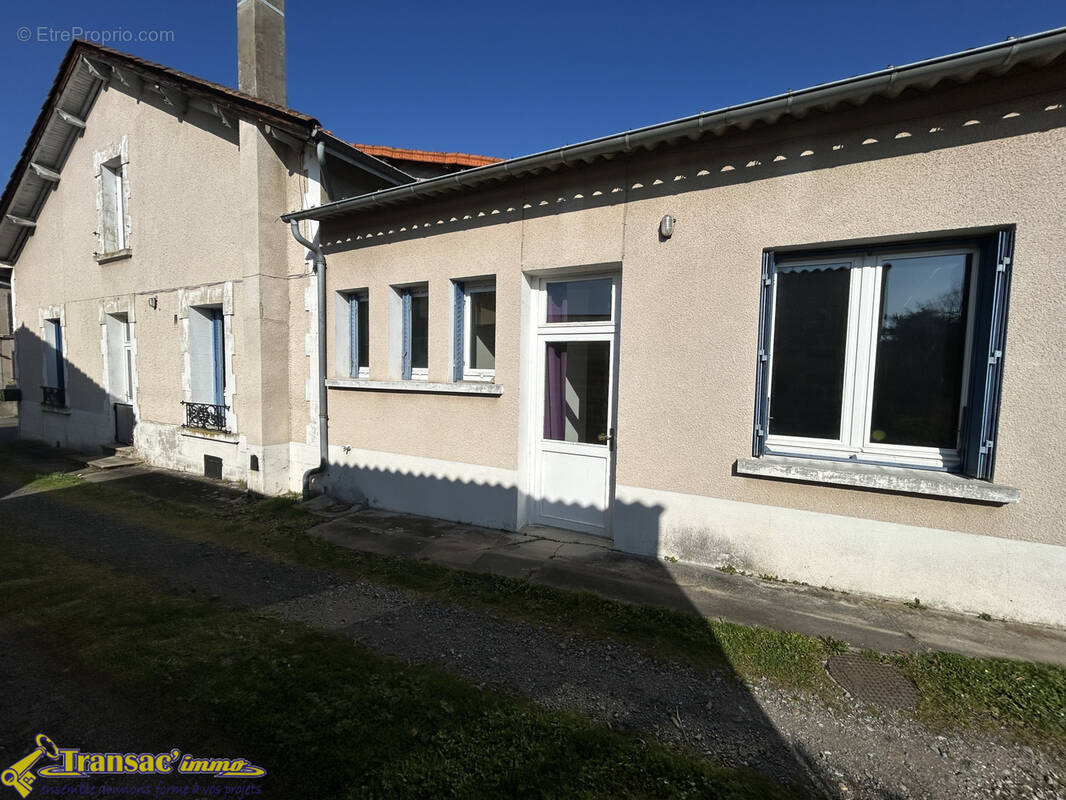 Maison à PUY-GUILLAUME