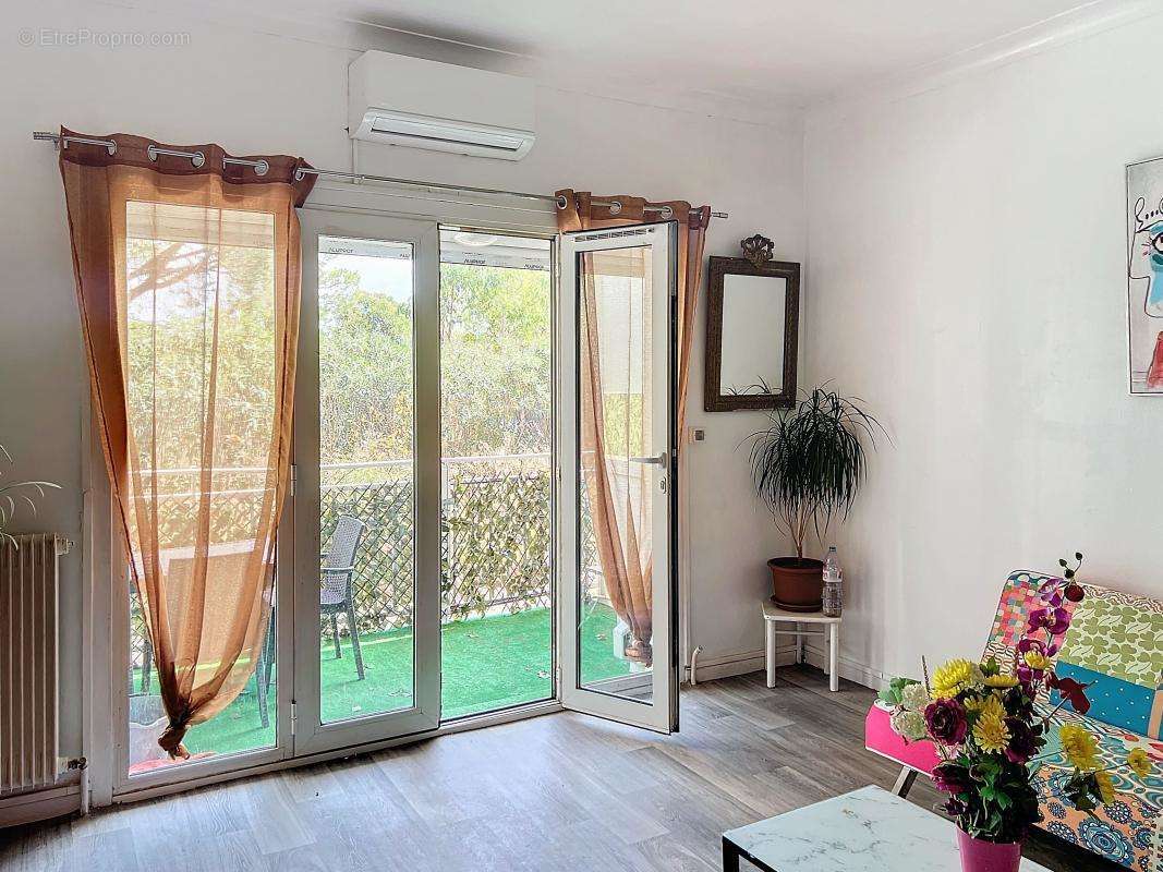 Appartement à PUGET-SUR-ARGENS
