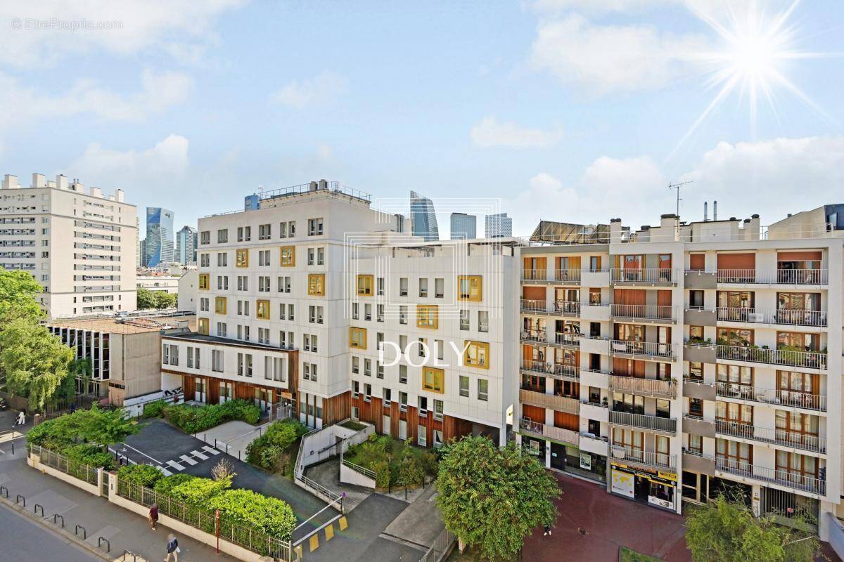 Appartement à COURBEVOIE