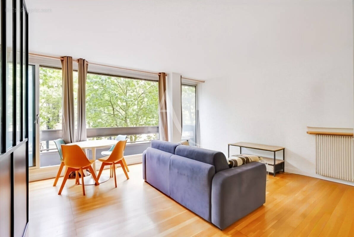 Appartement à PARIS-14E