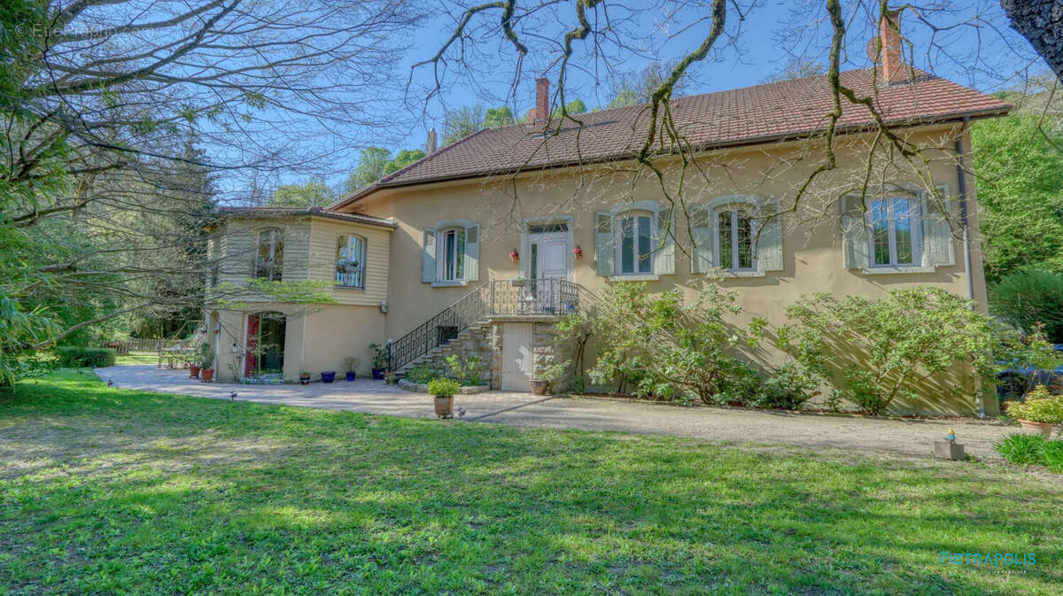 Maison à CREMIEU