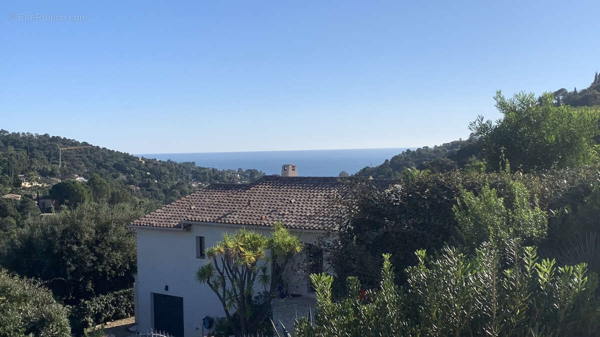 Maison à ROQUEBRUNE-SUR-ARGENS