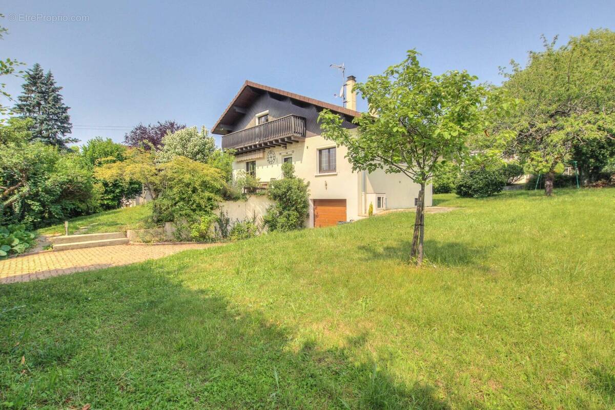 Maison à THOIRY