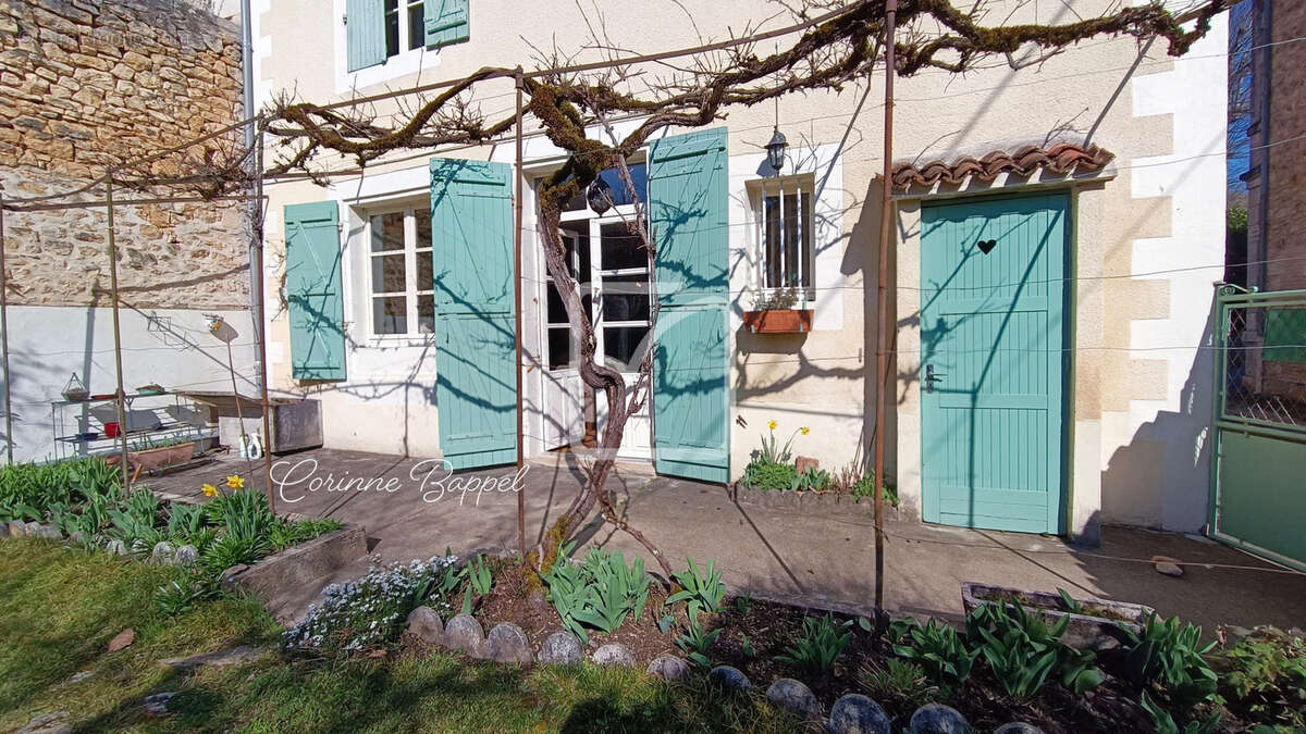 Maison à CUBJAC