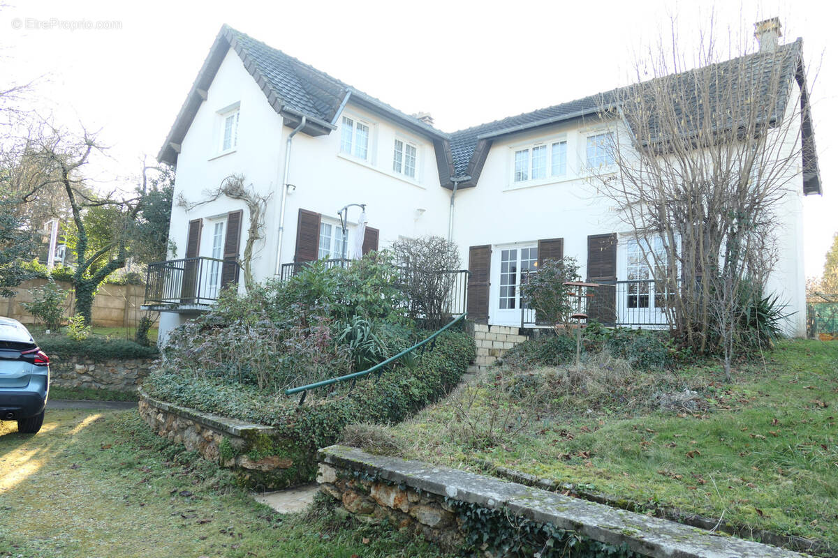 Maison à BURES-SUR-YVETTE
