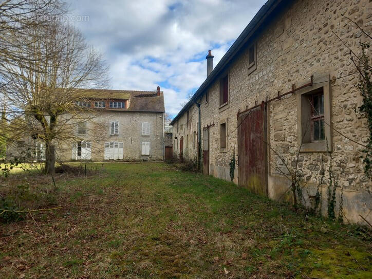 Maison à MAULE
