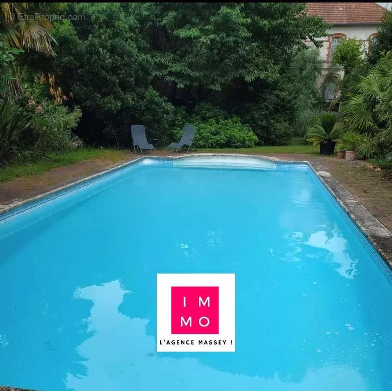 Appartement à AUREILHAN