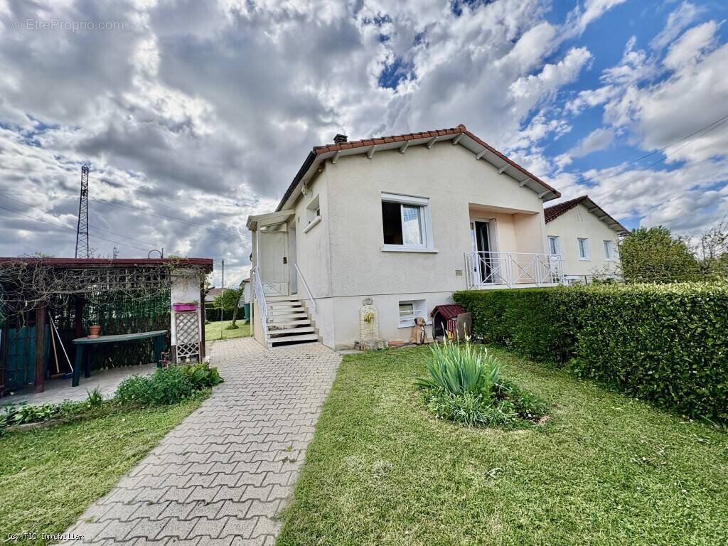 Maison à RUFFEC