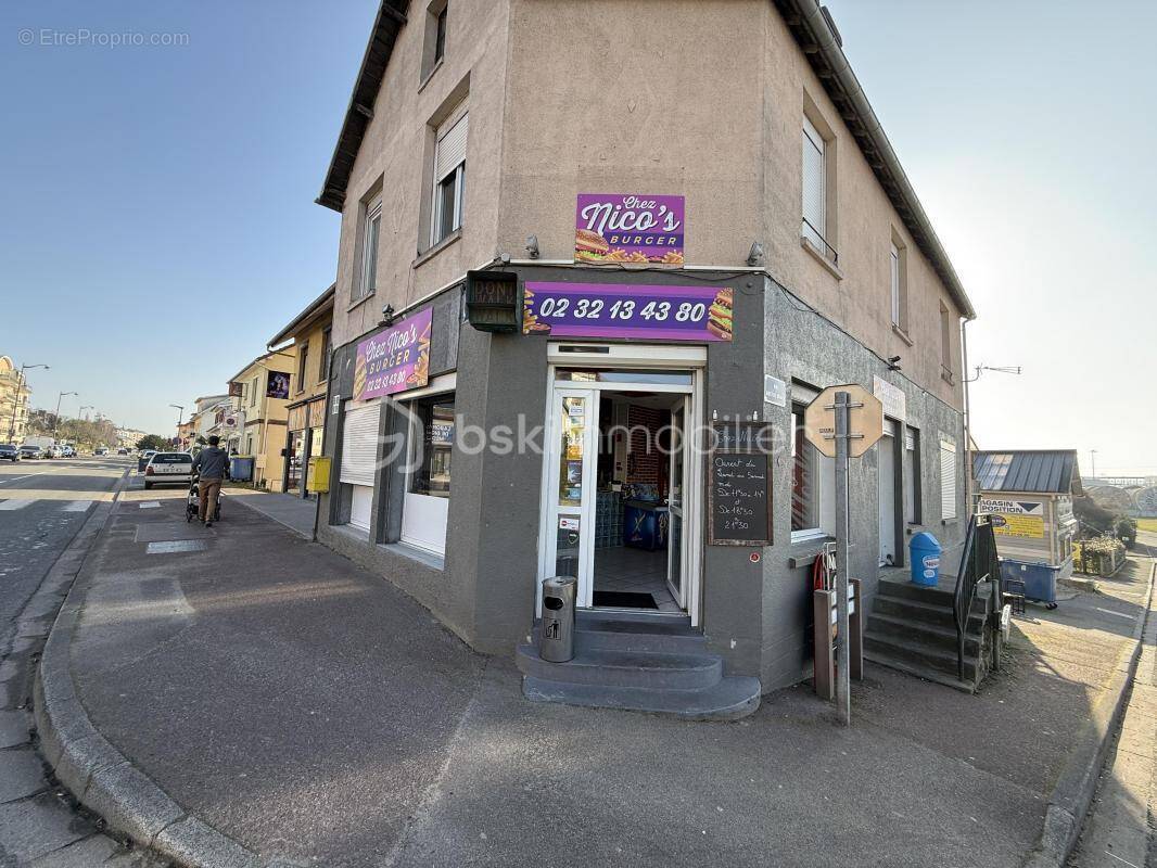 Commerce à LE TRAIT