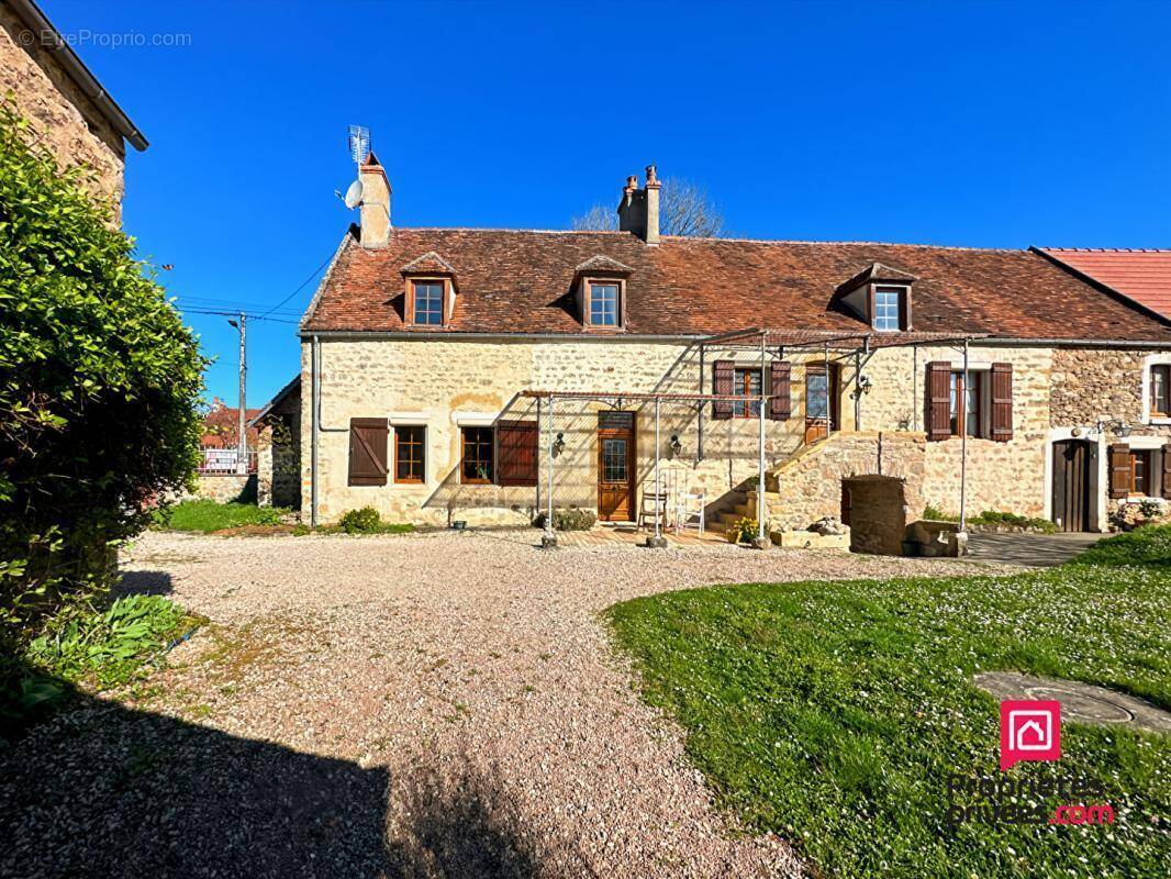 Maison à AVALLON