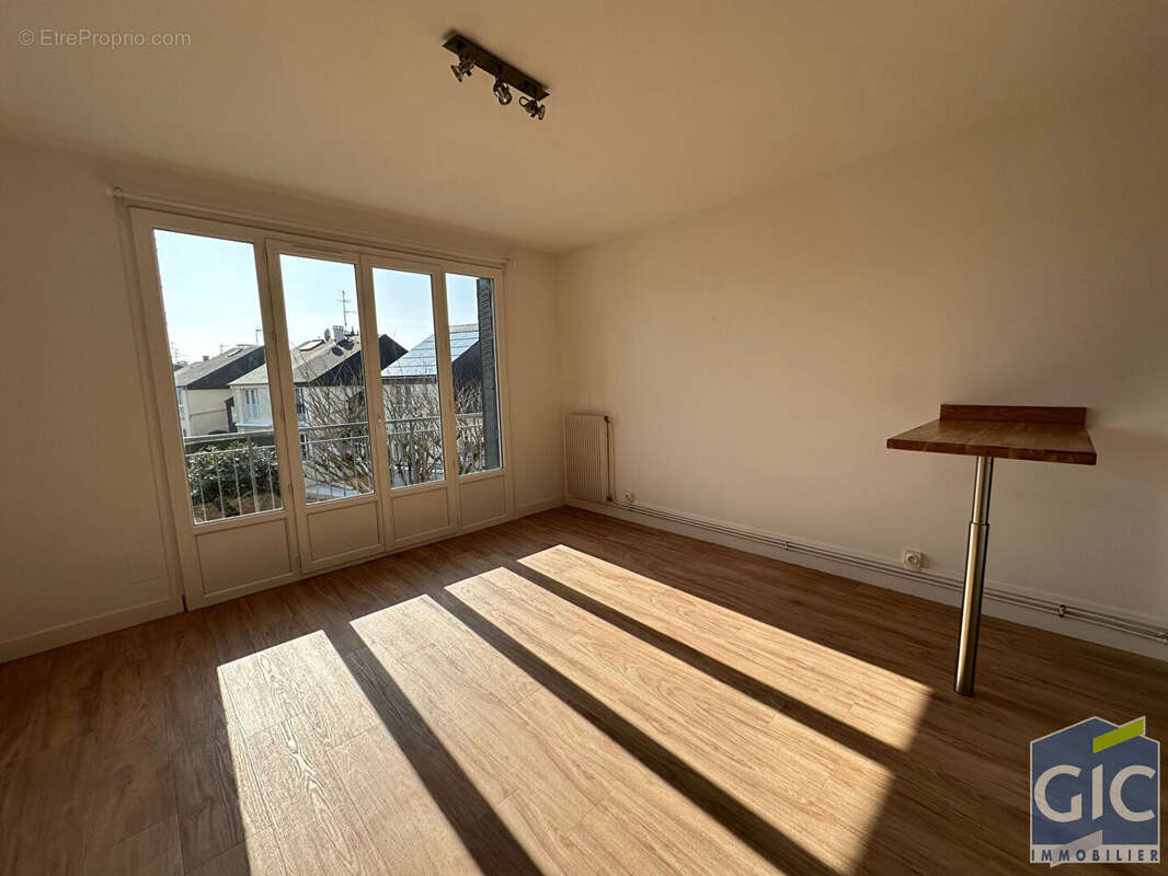 Appartement à MONDEVILLE