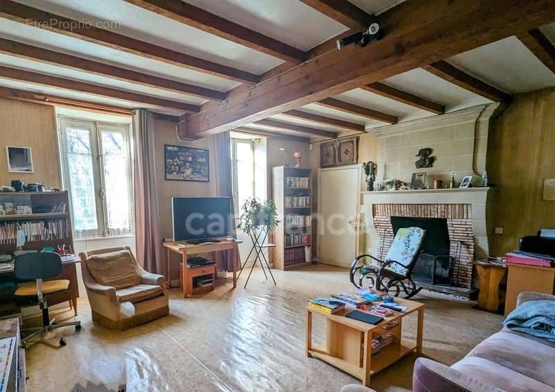 Maison à SEGONZAC