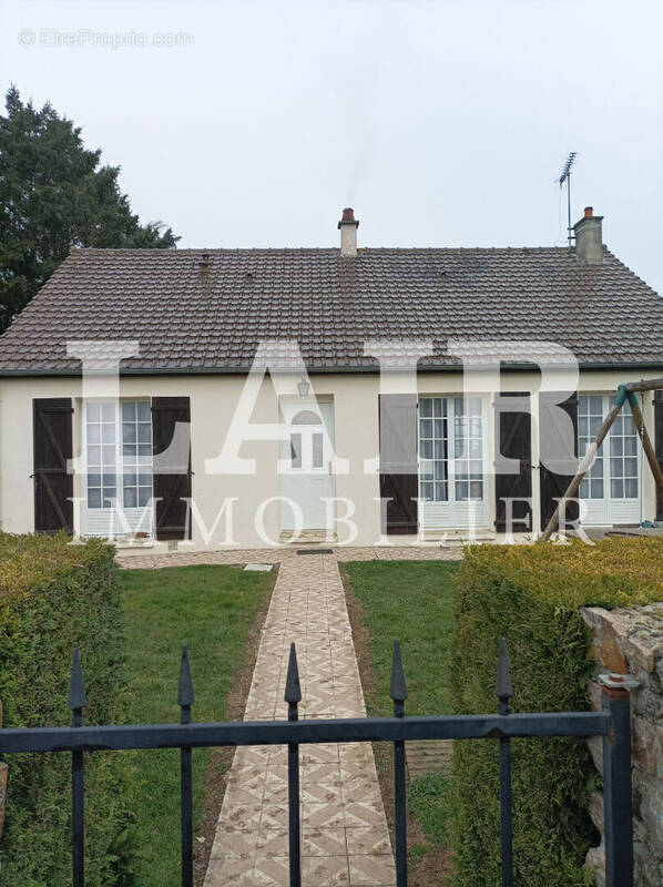 Maison à FRESNAY-SUR-SARTHE