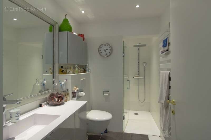 Appartement à EZE