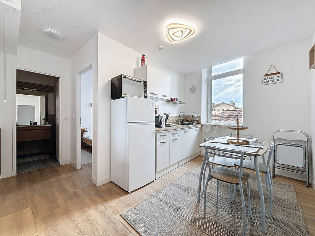 Appartement à THEZILLIEU