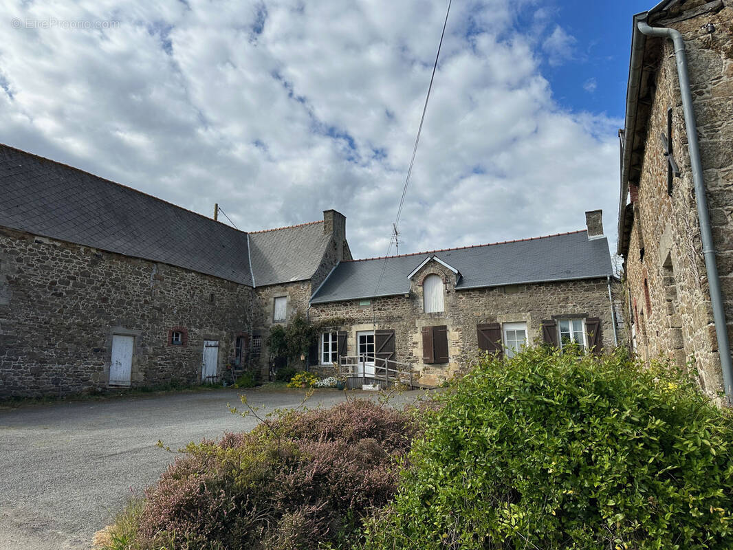 Maison à SAINT-LORMEL