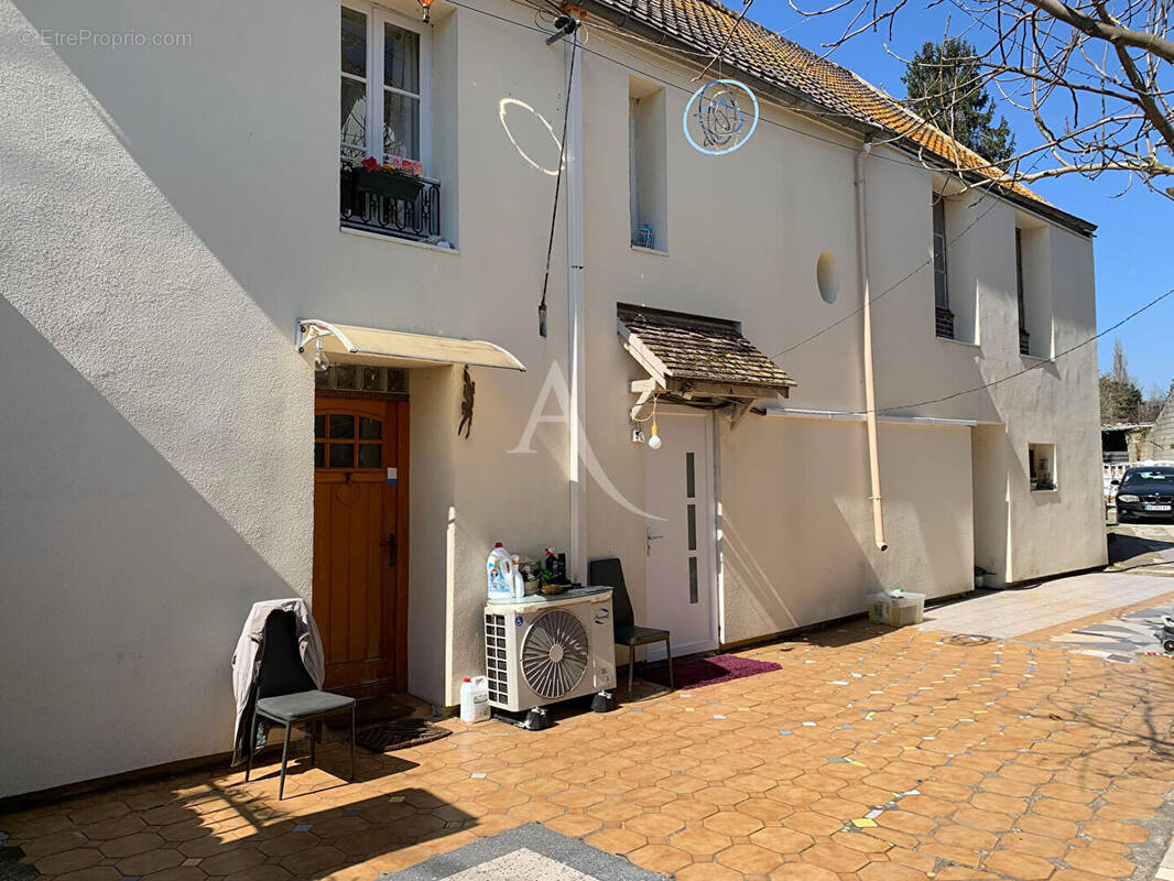 Maison à MOUROUX